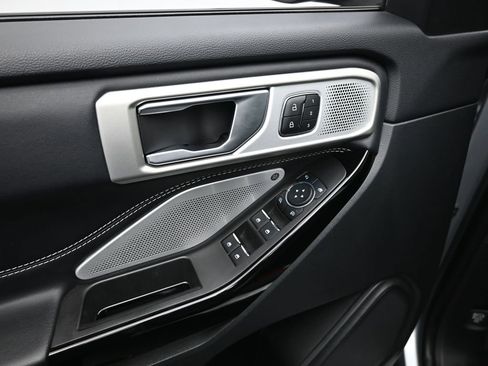 Used 2023 Ford Explorer ST w/ Equipment Group 401A image 11