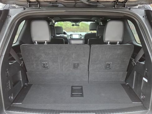 Used 2021 Ford Expedition XLT image 5