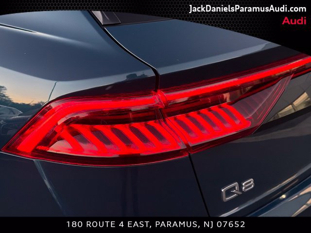 Used 2019 Audi Q8 Premium Plus w/ Premium Plus AWD/4WD image 7