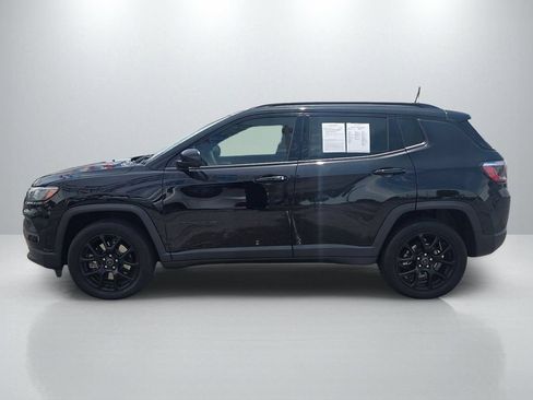 Used 2025 Jeep Compass Latitude w/ Altitude Special Edition AWD/4WD image 8