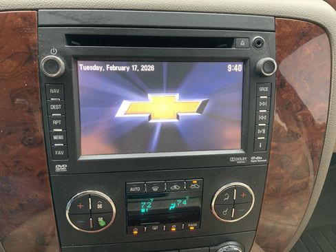 Used 2013 Chevrolet Avalanche LTZ image 36