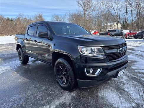 Used 2020 Chevrolet Colorado Z71 w/ Z71 Midnight Edition image 9