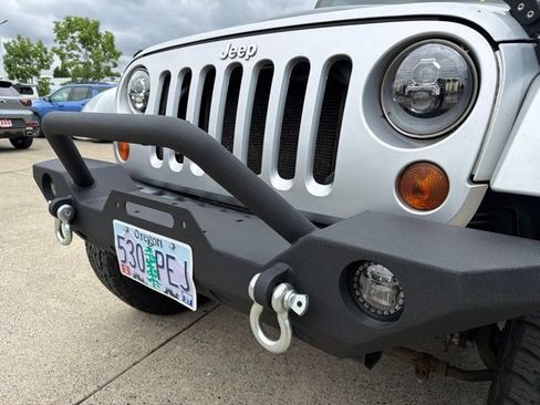 Used 2008 Jeep Wrangler Sahara AWD/4WD image 3