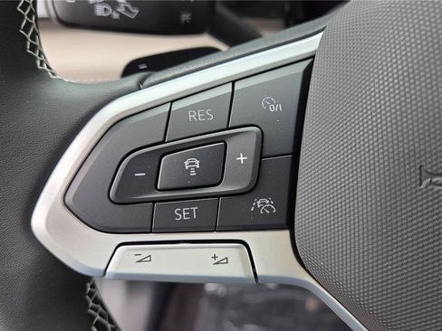 New 2026 Volkswagen Atlas SE FWD image 17
