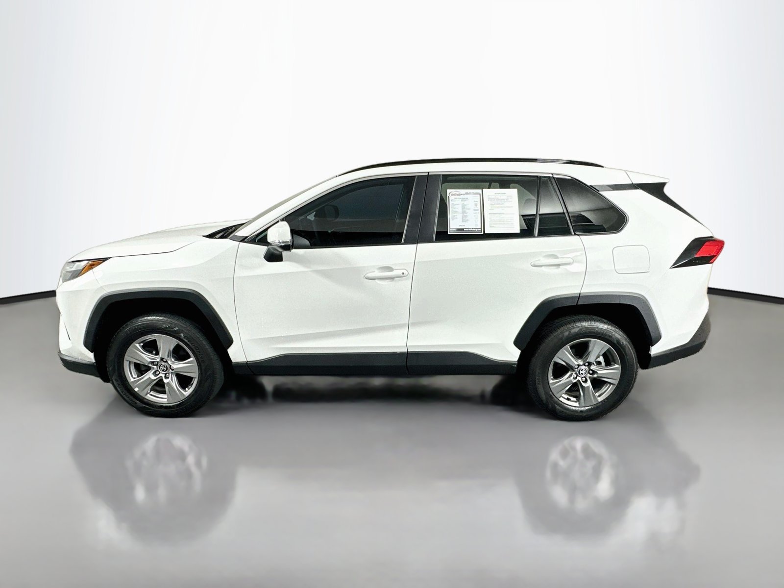 Used 2023 Toyota RAV4 XLE w/ Convenience Package AWD/4WD image 4