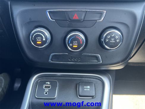 Used 2018 Jeep Compass Latitude image 9