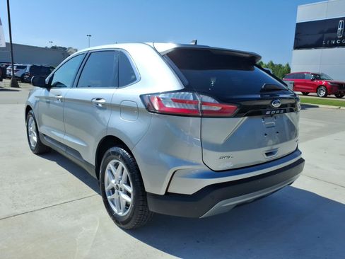 Used 2024 Ford Edge SEL AWD/4WD image 3