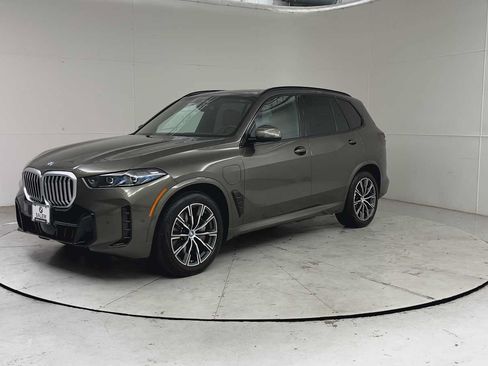 Used 2025 BMW X5 xDrive50e w/ M Sport Package AWD/4WD image 6