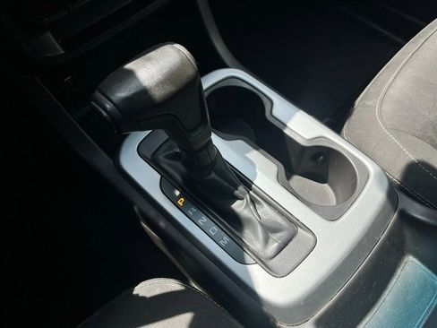 Used 2015 Chevrolet Colorado LT AWD/4WD image 30