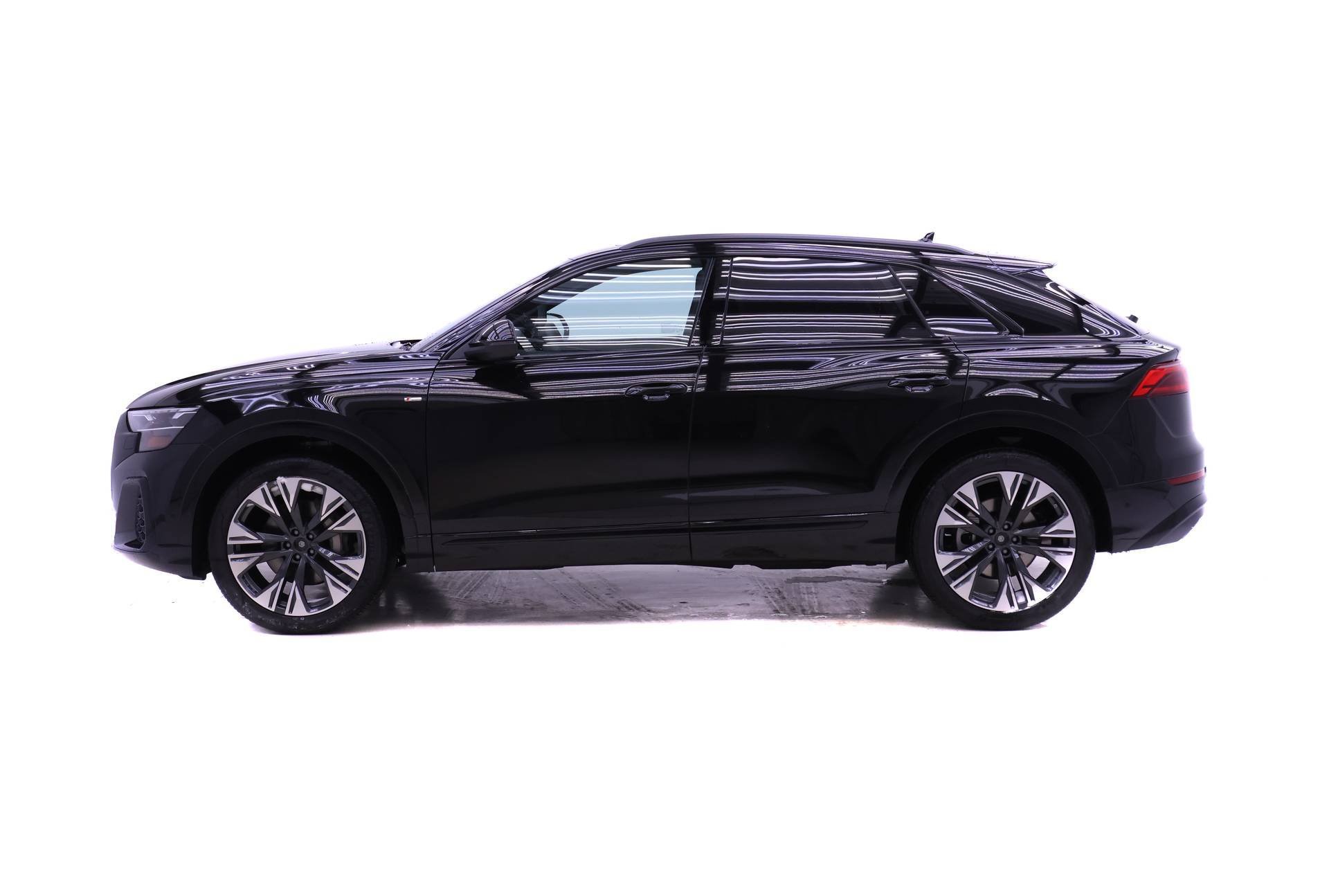 Certified 2026 Audi Q8 Premium Plus w/ Premium Plus Package AWD/4WD image 3