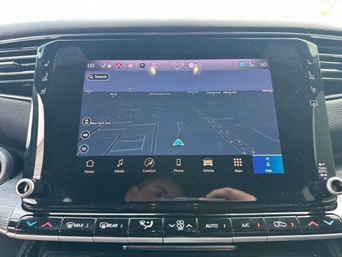 Used 2024 Jeep Wagoneer L Series II image 17