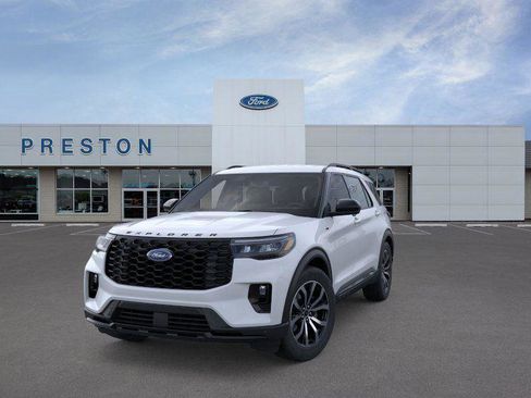 New 2026 Ford Explorer ST-Line image 2