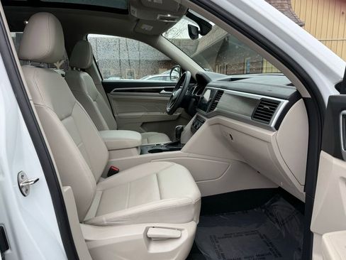 Used 2021 Volkswagen Atlas SE w/ Panoramic Sunroof Package image 24