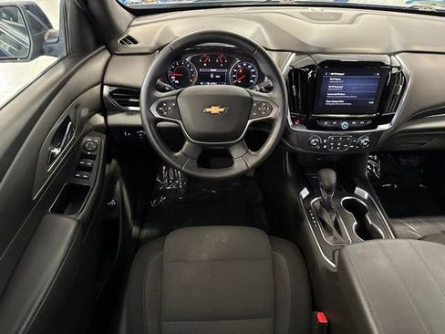 Used 2023 Chevrolet Traverse LT AWD/4WD image 4