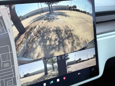 Used 2022 Tesla Model X image 69