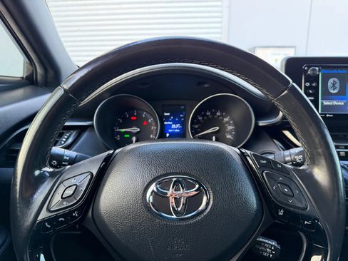 Used 2018 Toyota C-HR XLE image 10