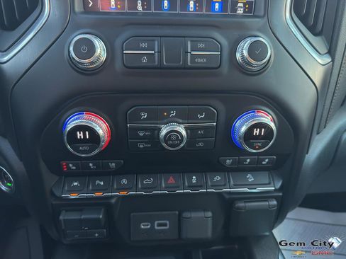 Used 2021 GMC Sierra 1500 AT4 w/ AT4 Premium Package image 21