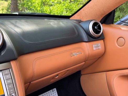 Used 2011 Ferrari California RWD image 42