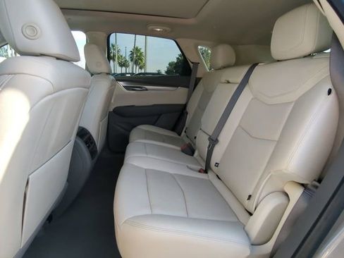 Used 2022 Cadillac XT5 Premium Luxury image 16