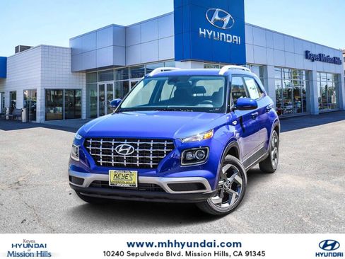 New 2025 Hyundai Venue SEL image 1