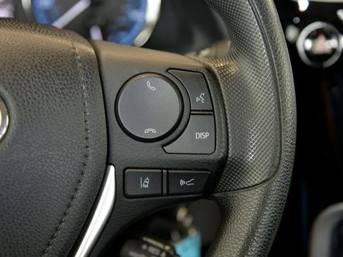Used 2018 Toyota Corolla LE FWD image 23