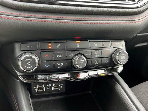 Used 2023 Dodge Durango GT w/ Blacktop Package image 29