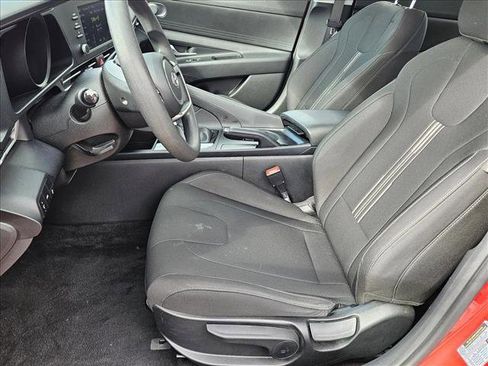 Used 2021 Hyundai Elantra SEL image 15