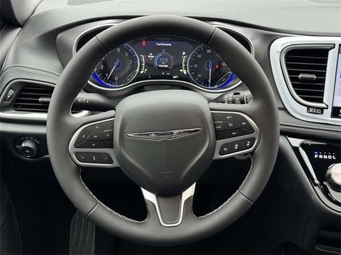 New 2026 Chrysler Pacifica Select image 37