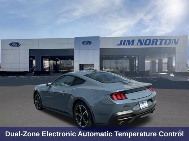 Used 2024 Ford Mustang Coupe RWD image 7