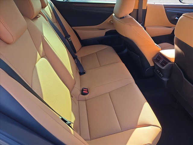 Used 2025 Lexus ES 350 w/ Premium Package FWD image 18