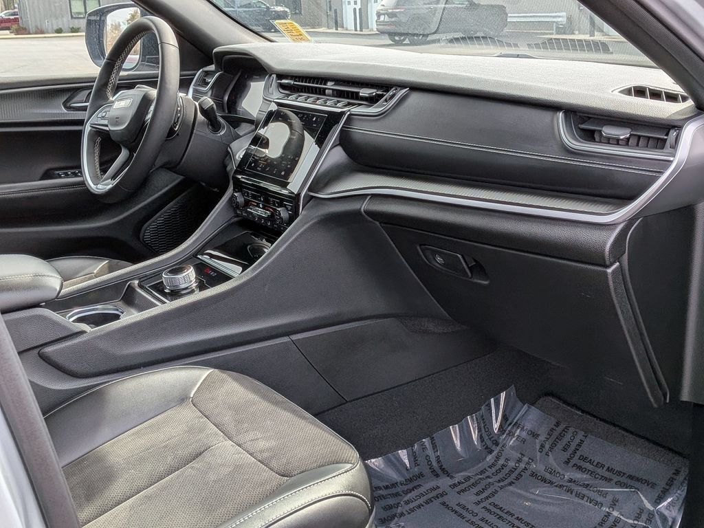 Used 2023 Jeep Grand Cherokee Altitude AWD/4WD image 27