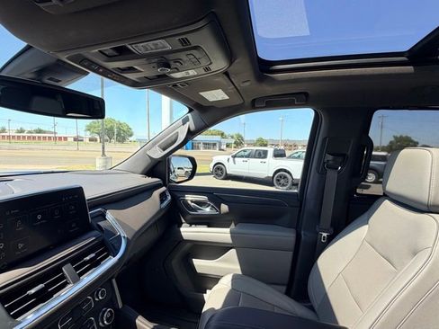 Used 2022 GMC Yukon SLT w/ SLT Premium Package AWD/4WD image 28