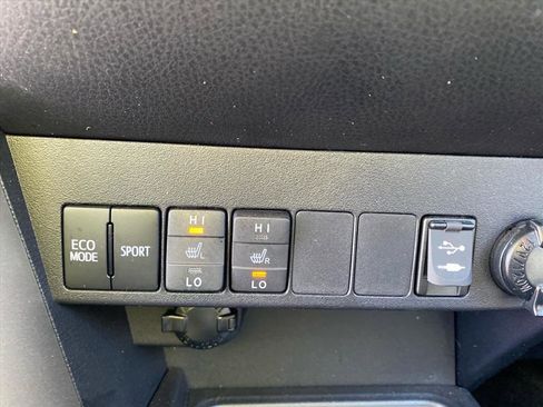 Used 2014 Toyota RAV4 Limited AWD/4WD image 13