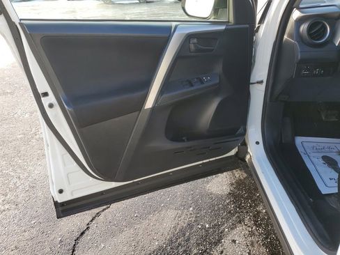 Used 2015 Toyota RAV4 LE image 10