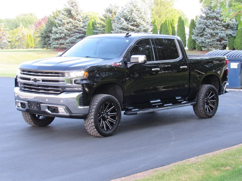 Used 2019 Chevrolet Silverado 1500 LTZ w/ LTZ Premium Package AWD/4WD image 4