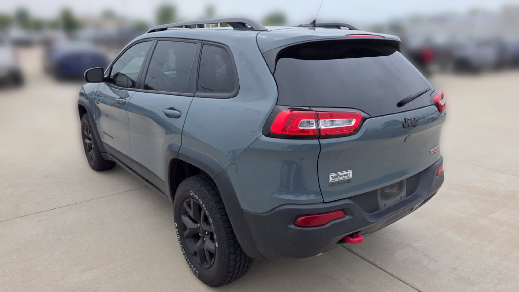 Used 2014 Jeep Cherokee Trailhawk w/ Comfort/Convenience Group AWD/4WD image 3