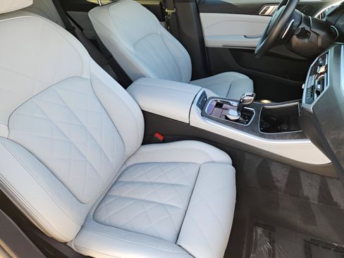 Used 2023 BMW X5 xDrive40i w/ Executive Package AWD/4WD image 6