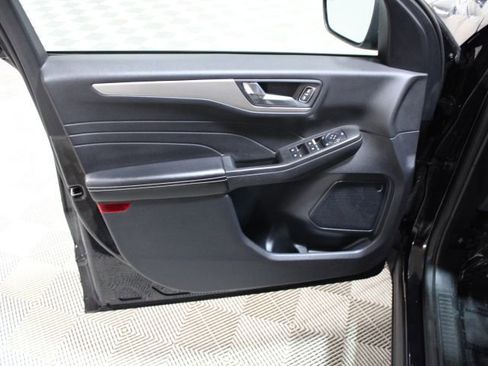 Used 2021 Ford Escape SE image 15