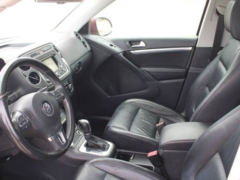 Used 2012 Volkswagen Tiguan S FWD image 19