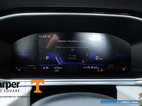 Used 2025 Volkswagen Taos SE w/ Panoramic Sunroof Package image 27