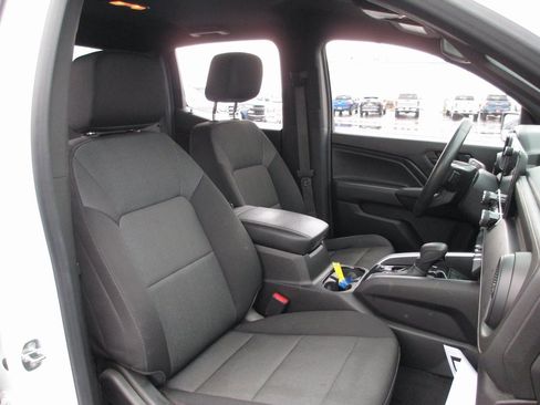 Used 2023 Chevrolet Colorado W/T image 18