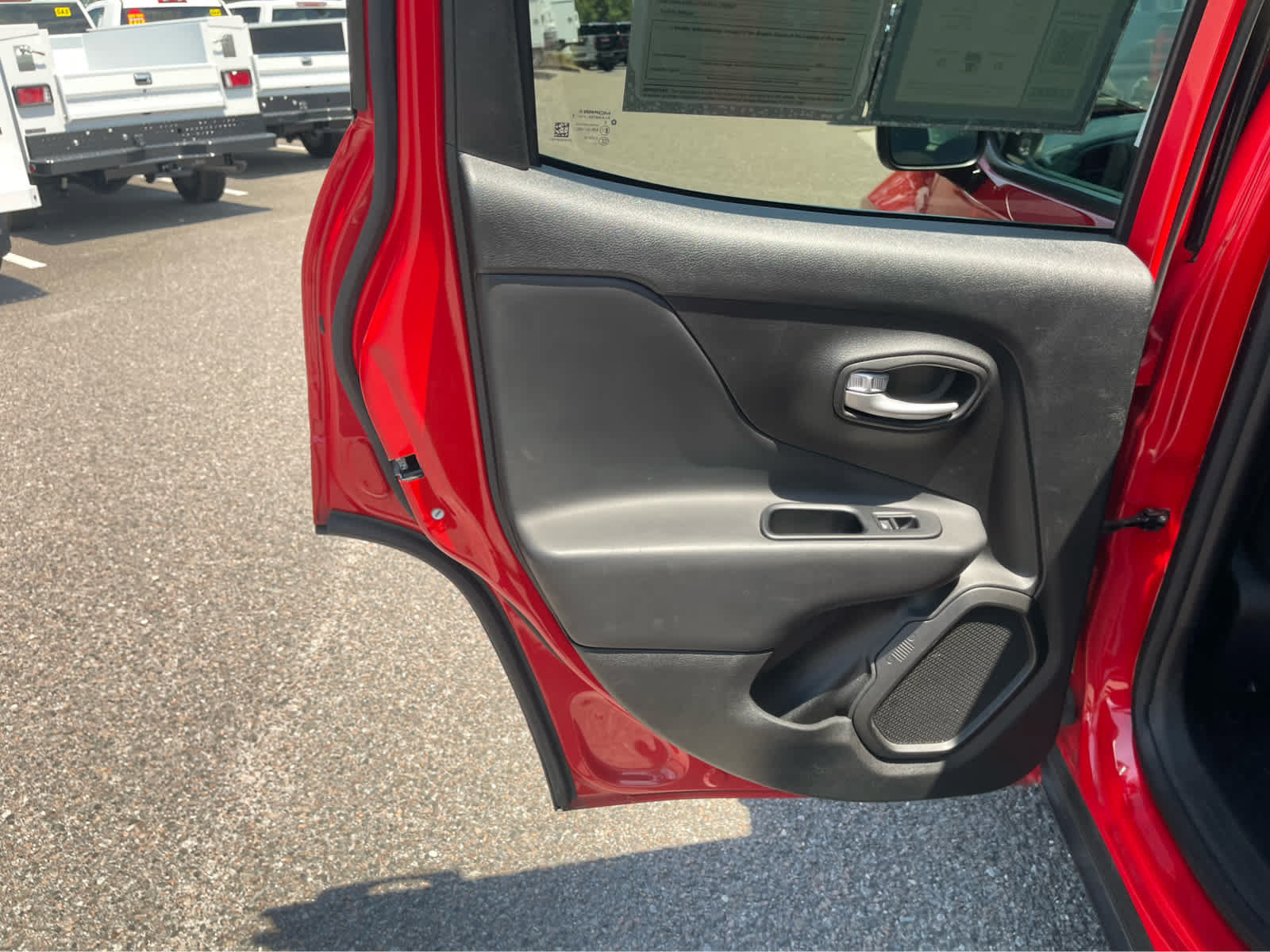 Used 2023 Jeep Renegade Latitude AWD/4WD image 19