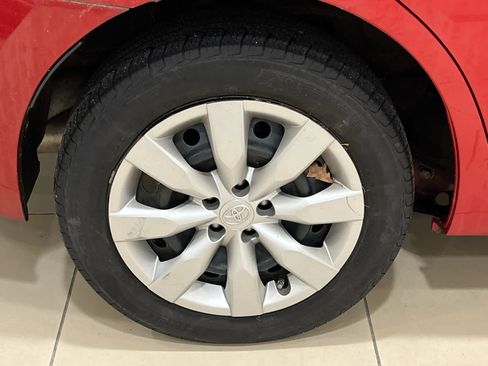 Used 2015 Toyota Corolla LE image 3