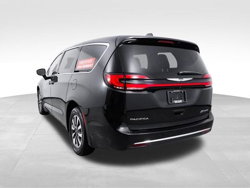 Used 2022 Chrysler Pacifica Touring-L FWD image 8