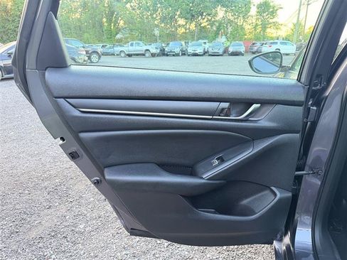 Used 2018 Honda Accord Sport image 13