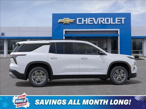 New 2026 Chevrolet Traverse LT w/ Driver Confidence Package AWD/4WD image 5