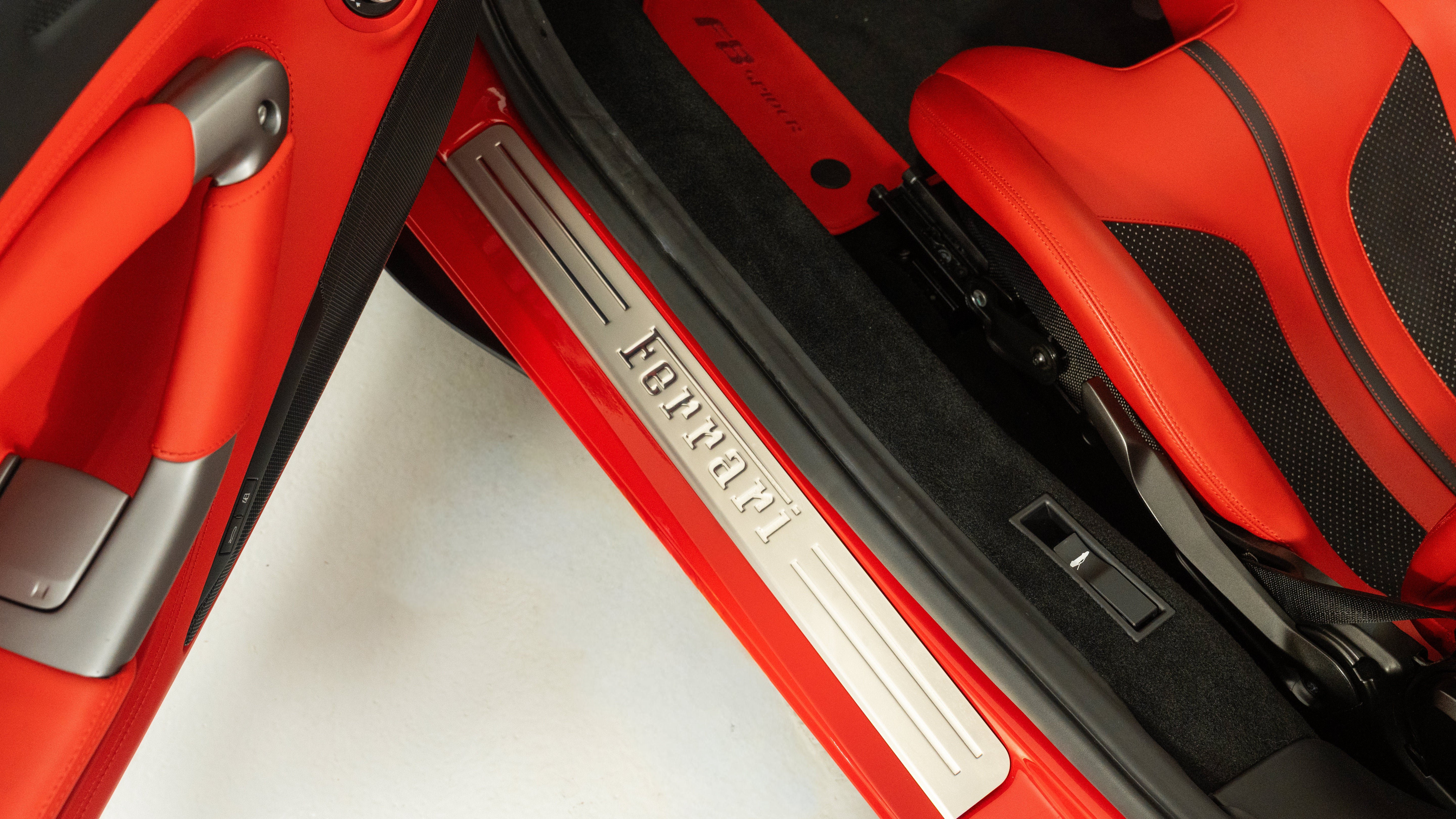 Certified 2021 Ferrari F8 Tributo RWD image 21
