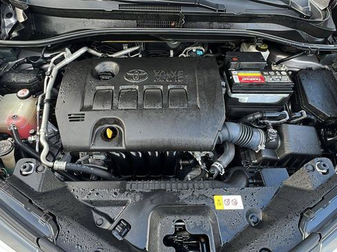 Used 2019 Toyota C-HR XLE FWD image 10