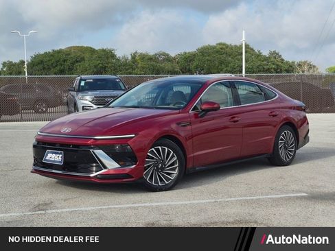 Used 2025 Hyundai Sonata Limited FWD image 1