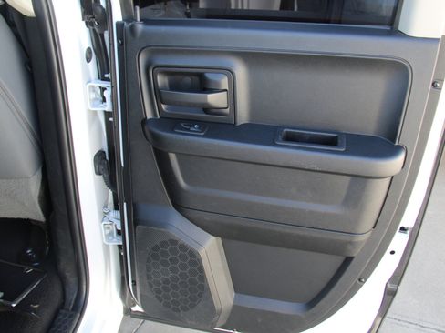 Used 2018 RAM 1500 Express image 15